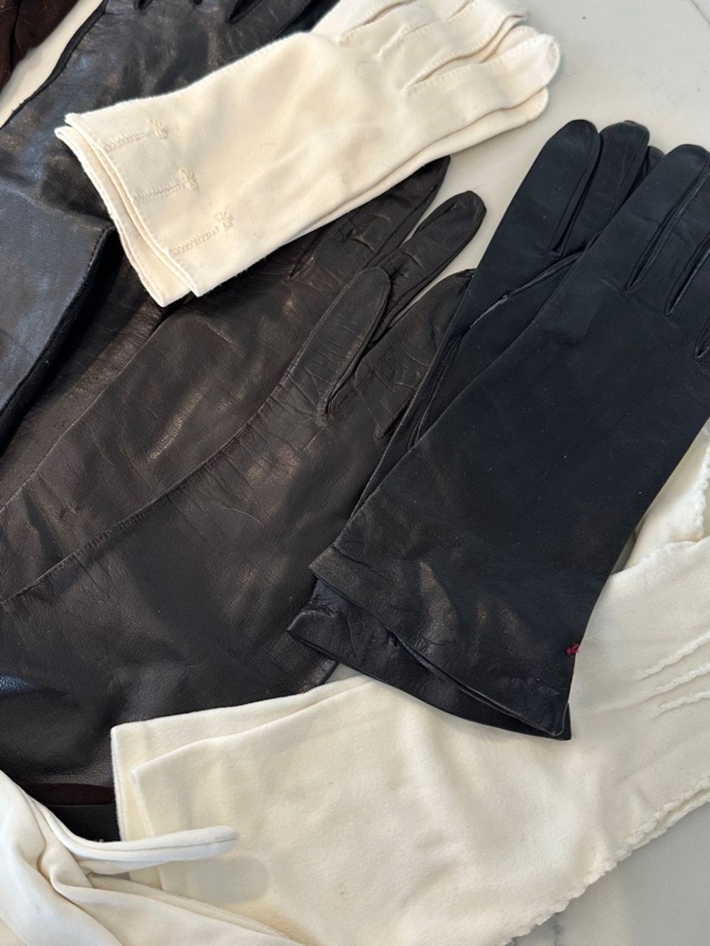 8 Pair Vintage Black, White and Brown Gloves - Picture 3 of 4